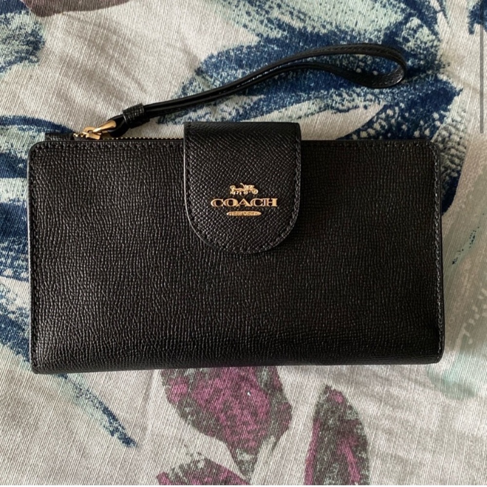 Coach wristlet wallet